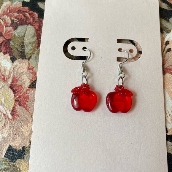 🍎 Red Apple Earrings - Picture 3 of 6